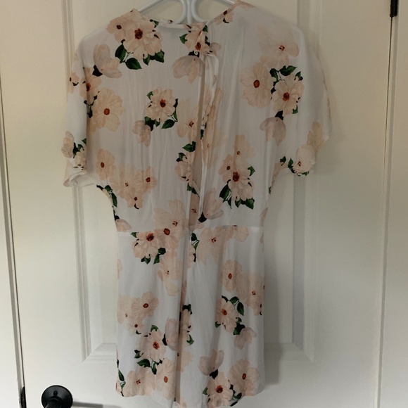 Dynamite Floral Romper - Picture 3 of 3